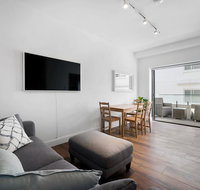 Sunlit 1 Bedroom Apartment right at Bondi Beach - Tourism TAS