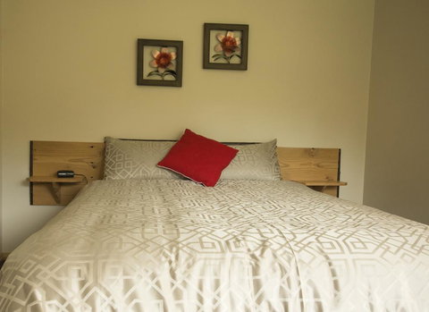 Sunny Gum - Tourism TAS 2