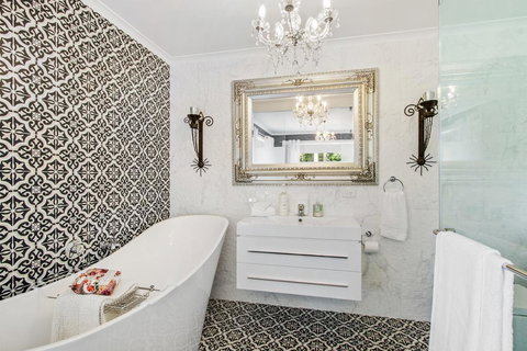 SUNNYDELL - Tourism TAS 0