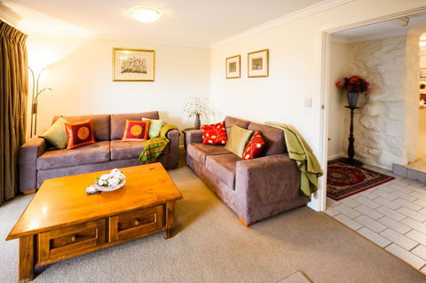 Sunnyside Cottage - Hobart Tourism 1