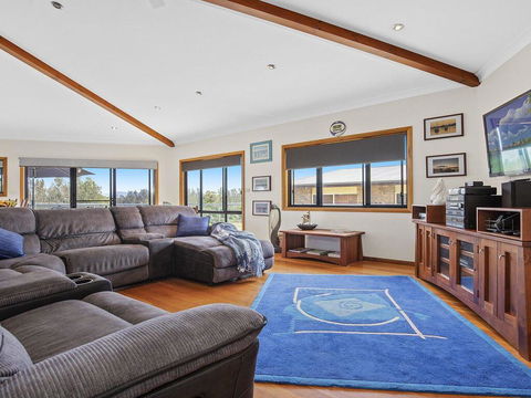 SunRay On Orama - Spacious With Great Views - Hobart Tourism 2