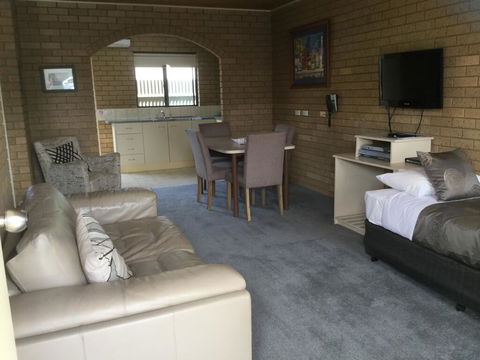 Sunrise Motel - Hobart Tourism 1