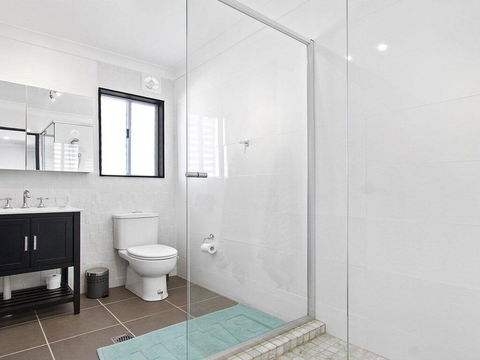 Sunset Beach - Situated Between Two Beaches And A Lake - Hobart Tourism 3