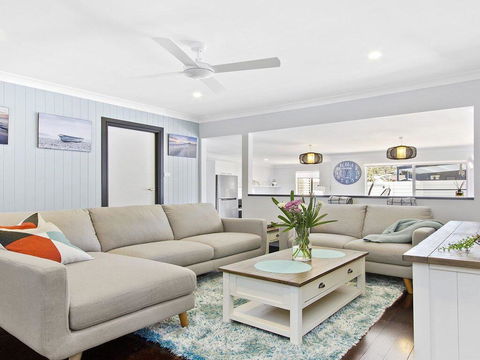 Sunset Beach - Situated Between Two Beaches And A Lake - Hobart Tourism 0