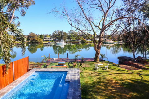Sunset Lodge - Hobart Tourism 0
