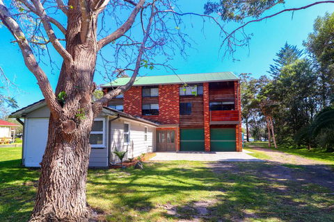 Sunset Lodge - Hobart Tourism 1