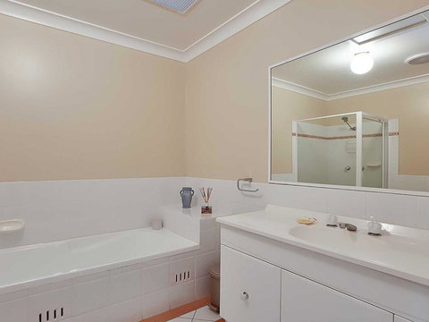 Sunset On Birubi' - Pet Friendly, Air Con, Water Views, WIFI And Outdoor Spa - Tourism TAS 1