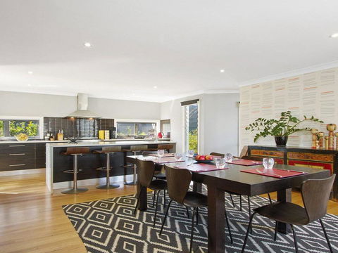 Sunshine Beach House-25 Metre Walk To The Beach - Hobart Tourism 2