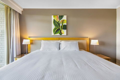 Super Convenient Apartment With Garden Views - Tourism TAS 1