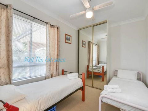 Surf Side Palms 12 - Hobart Tourism 1