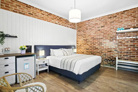 Surfaris Retreat - Hobart Tourism 3