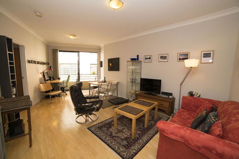 Surry Hills Foster St - Tourism TAS 1