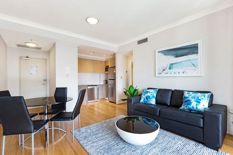 Surry Hills Fully Self Contained Modern 1 Bed Apartment (1012ELZ) - Tourism TAS 2