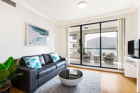 Surry Hills Fully Self Contained Modern 1 Bed Apartment (1012ELZ) - Tourism TAS 1