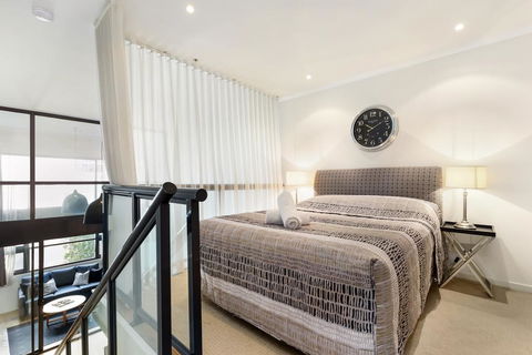 Surry Hills Modern One Bedroom Apartment (310GOUL) - Tourism TAS 1