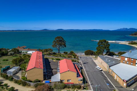 SWANSEA VILLAS - Tourism TAS 1
