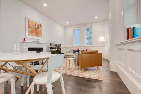 Sydney History, With Modern Design And Location - Tourism TAS 2
