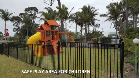 Tabourie Lake Motor Inn - Hobart Tourism 1