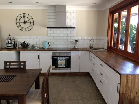 TAKURA HEIGHTS Modern Country Apartment With Pool Access - Tourism TAS 2