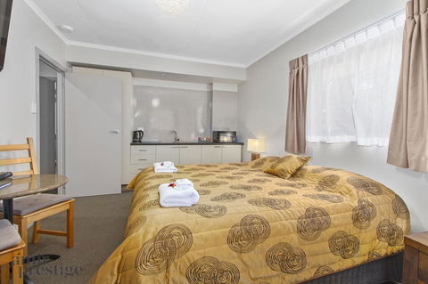 Tall Trees Motel Mountain Retreat - Hobart Tourism 1