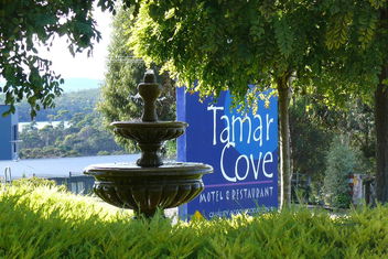 Tamar Cove Motel with Hobart Tourism