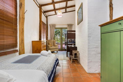 Taradale House Estate - Hobart Tourism 2