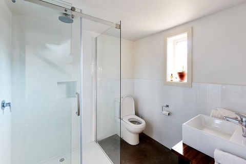 Tarndwarncoort - Farmer's Cottage - Hobart Tourism 2