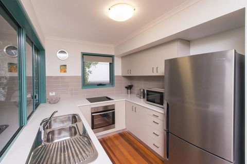 Tchoomooroo - Hobart Tourism 1