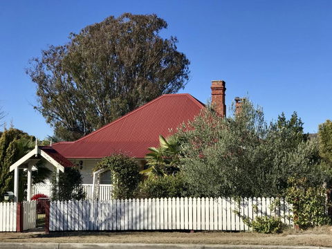 Tenterfield Historic C1895 Cottage - Hobart Tourism 0