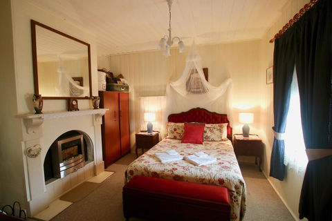 Tenterfield Historic C1895 Cottage - Hobart Tourism 2