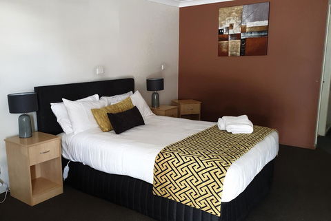 Tenterfield Tavern And Motor Inn - Hobart Tourism 0