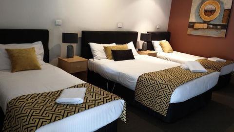 Tenterfield Tavern And Motor Inn - Hobart Tourism 1