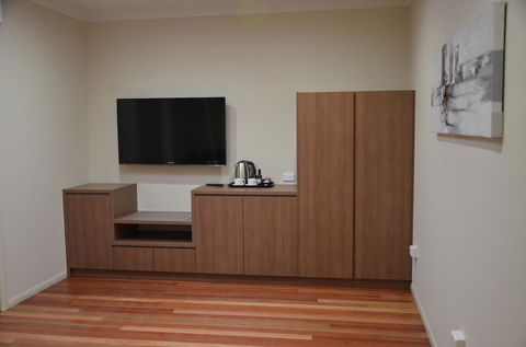 The Australian Hotel Motel - Tourism TAS 3