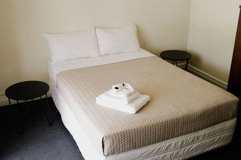 The Australian Hotel Motel - Tourism TAS 2