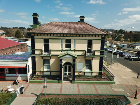 The Bank Guesthouse Glen Innes - Tourism TAS 0
