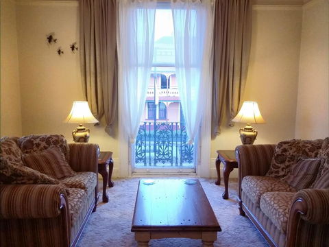 The Bank Guesthouse Glen Innes - Tourism TAS 3
