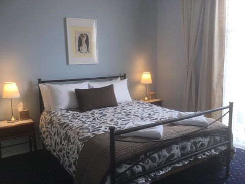 The Bank Guesthouse Glen Innes - Tourism TAS 1