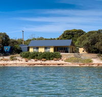 The Beach House - Hobart Tourism