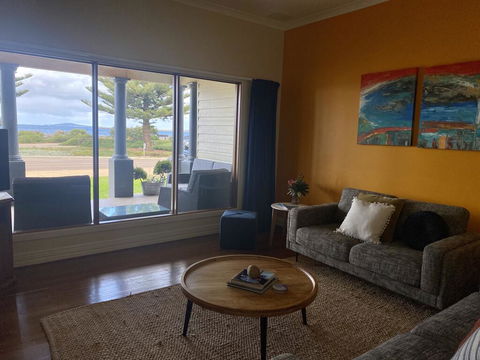 The Beach House & Villas - Hobart Tourism 2