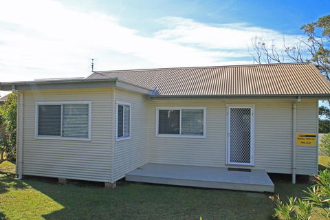 The Beach House In Berrara - Hobart Tourism 2