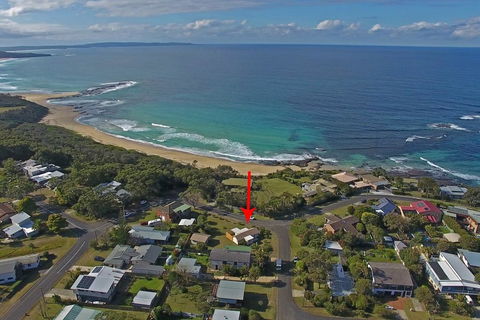 The Beach House In Berrara - Hobart Tourism 0