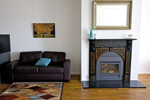 Penguin Beachfront Apartments - Tourism TAS 4