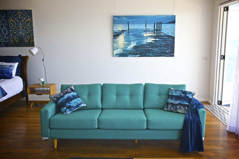 Penguin Beachfront Apartments - Tourism TAS 12