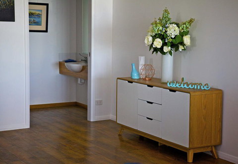 Penguin Beachfront Apartments - Tourism TAS 11