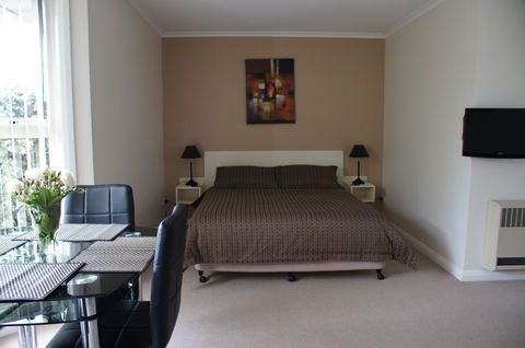 Shearwater Cottages - Hobart Tourism 6