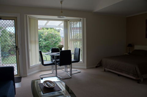 Shearwater Cottages - Hobart Tourism 3