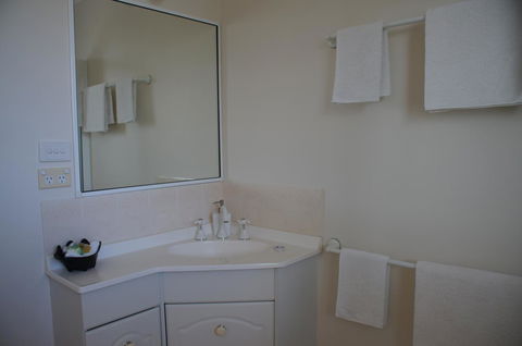 Shearwater Cottages - Hobart Tourism 10