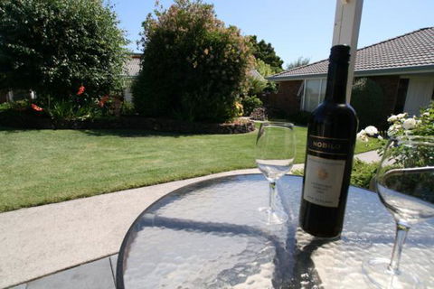 Shearwater Cottages - Hobart Tourism 17