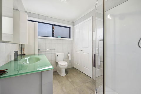 Seaspray - Hobart Tourism 13