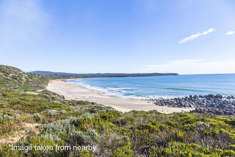 Seaspray - Hobart Tourism 24